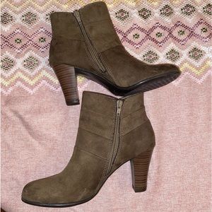 A2 by Aerosoles Brown Heeled Boots, Size 7.5 EUC